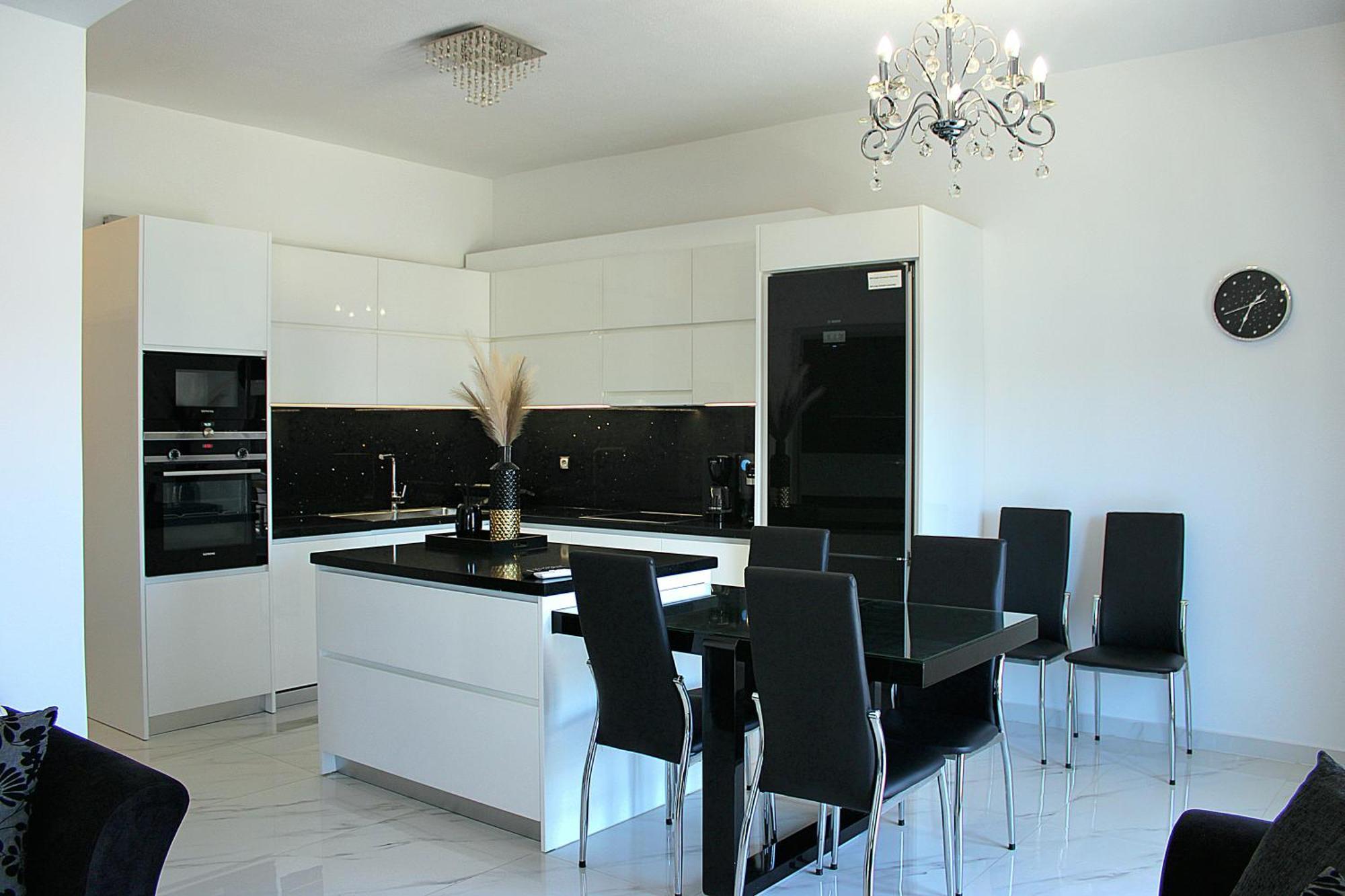Black & White Seaside House Kalamia Corinth Екстериор снимка