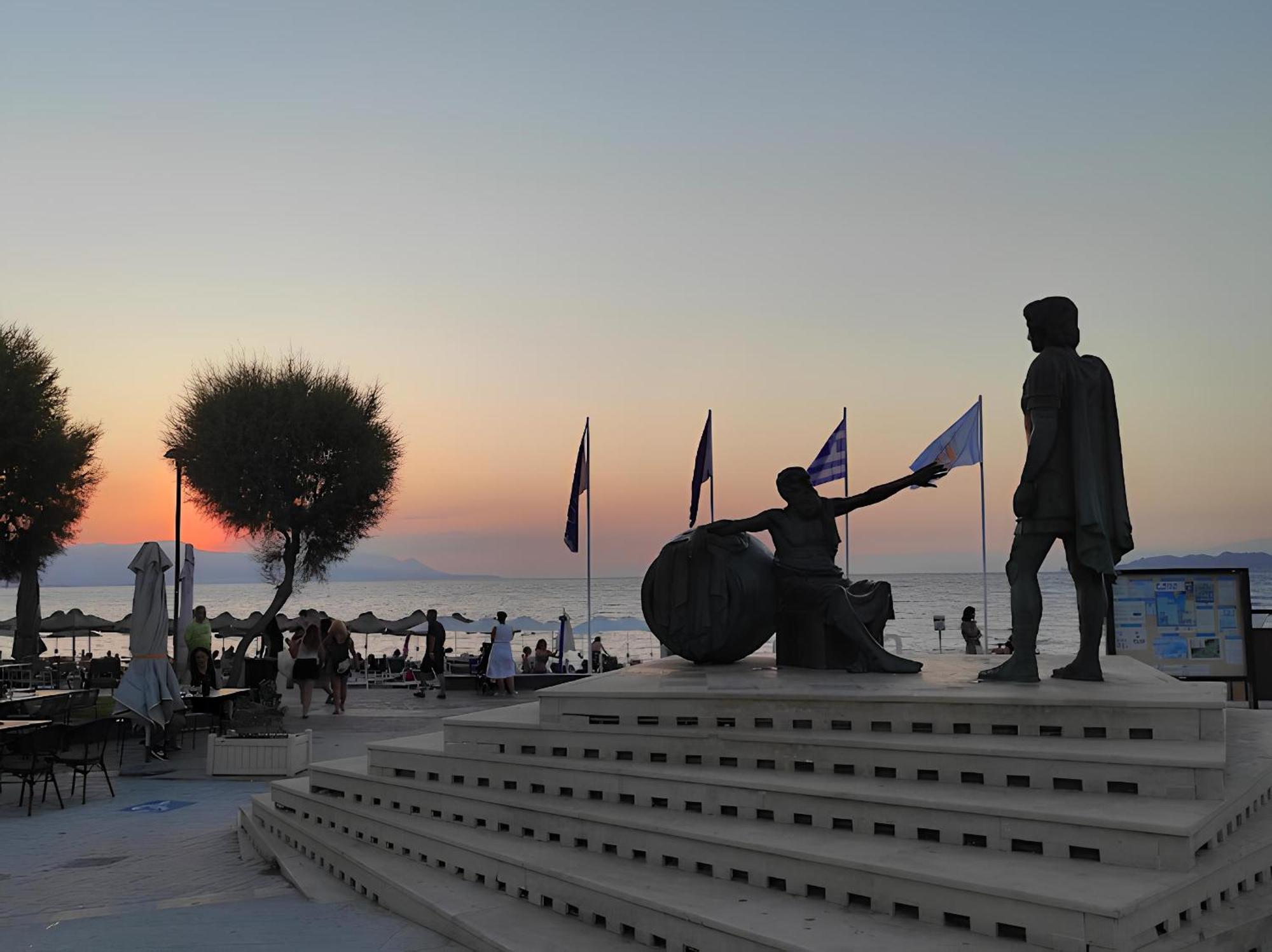 Black & White Seaside House Kalamia Corinth Екстериор снимка