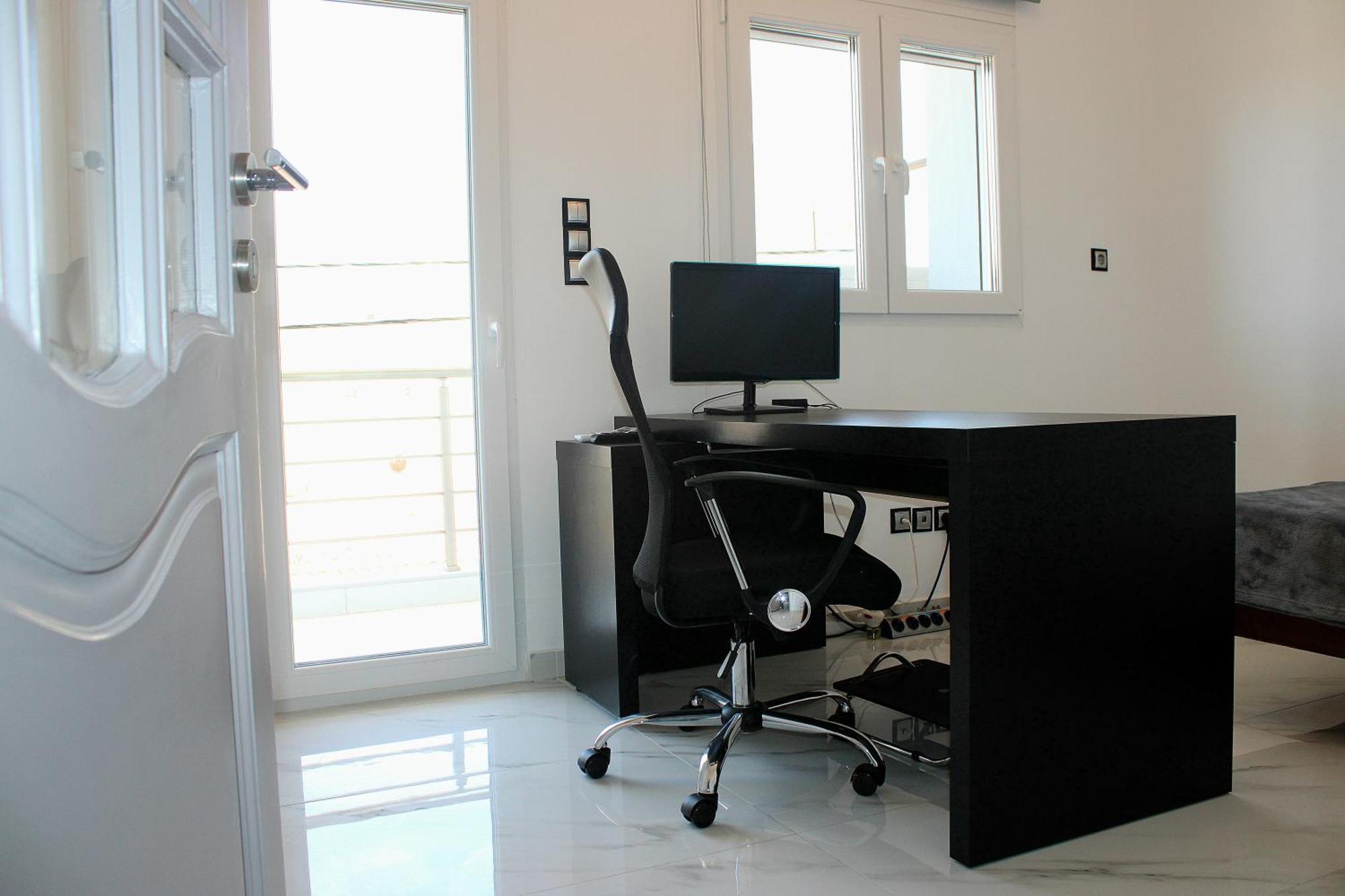 Black & White Seaside House Kalamia Corinth Екстериор снимка