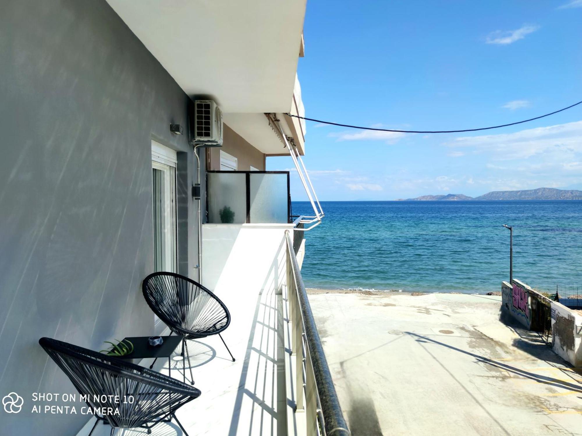 Black & White Seaside House Kalamia Corinth Екстериор снимка